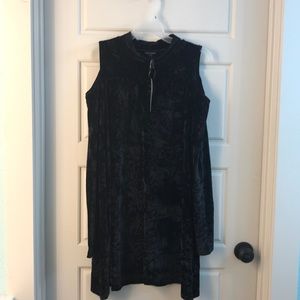 COCO + CARMEN Velvet Dress NWT
